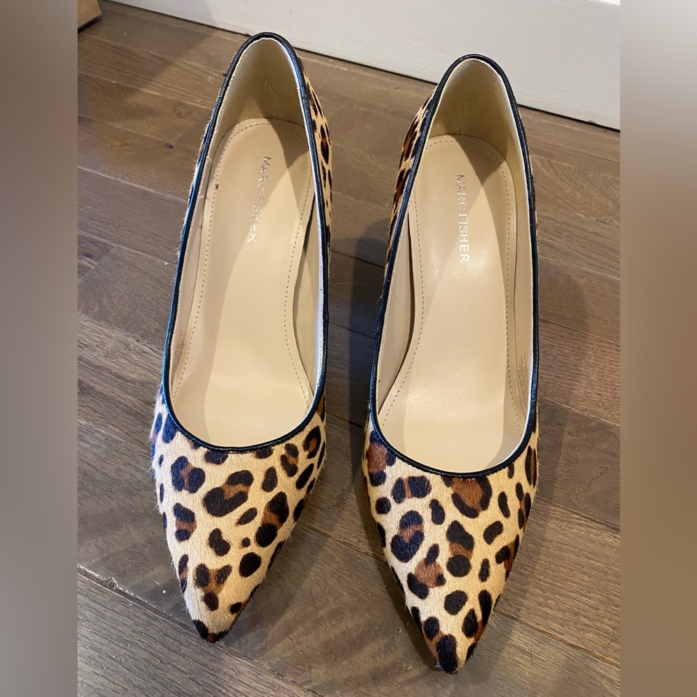 Marc Fisher Faux Fur Leopard Print Chunk Heels - Picture 2 of 6